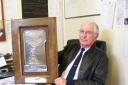 Flying ace Alan Turner and the James Gordon Bennett trophy (EL1709-flyer)
