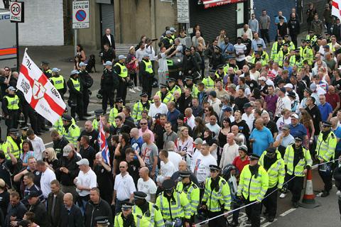 EDL march and counter protesters in Walthamstow. (1/9/2012) EL32283-37