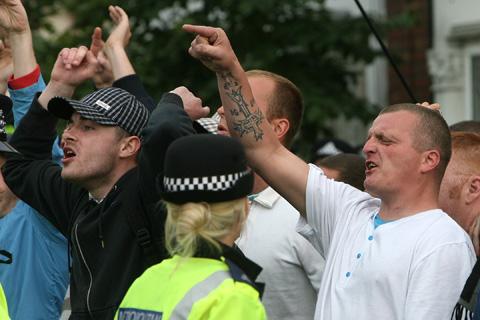 EDL march and counter protesters in Walthamstow. (1/9/2012) EL32283-45