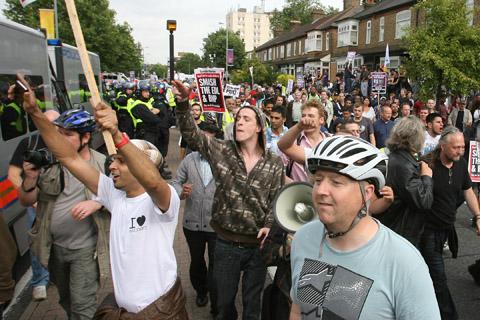 EDL march and counter protesters in Walthamstow. (1/9/2012) EL32283-57