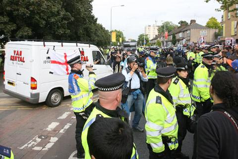 EDL march and counter protesters in Walthamstow. (1/9/2012) EL32283-58