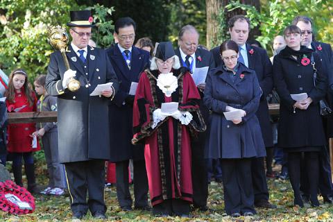 Service of Remembrance held at the Wanstead War Memorial in High Street, Wanstead. (1/11/2012) EL33329-18