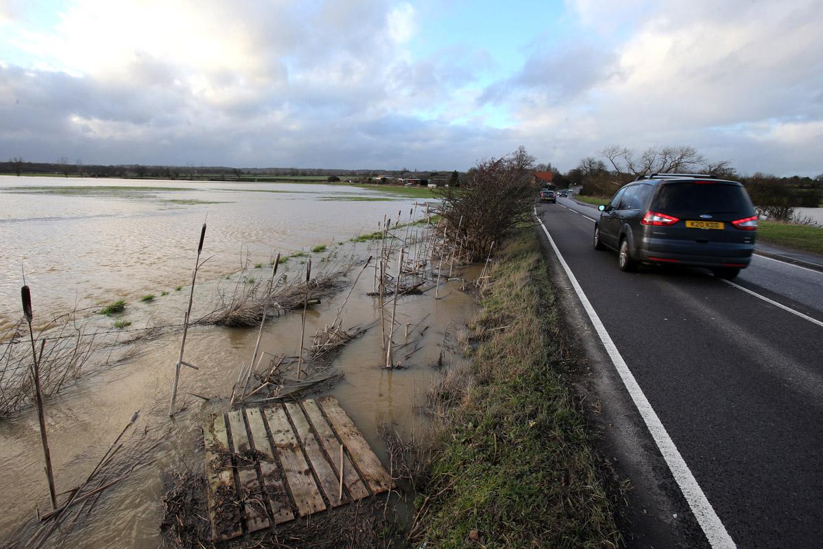 Flooding beside the Abridge Road. (1/2/2013) EL74953_17