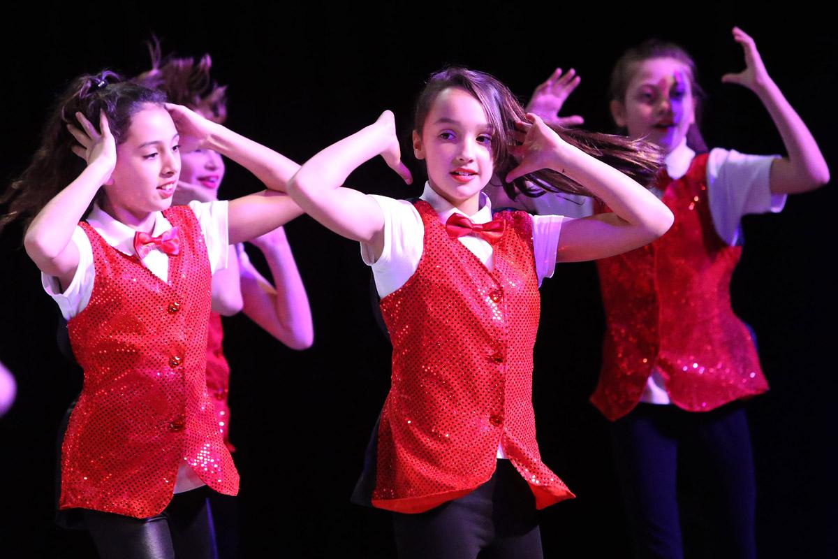 Students and local dance groups take part in the Motiv8 2014 Youth Dance Showcase at Epping Forest College, Debden. presented by EFDC and Epping Forest Performing Arts.(31/3/2014) EL76004