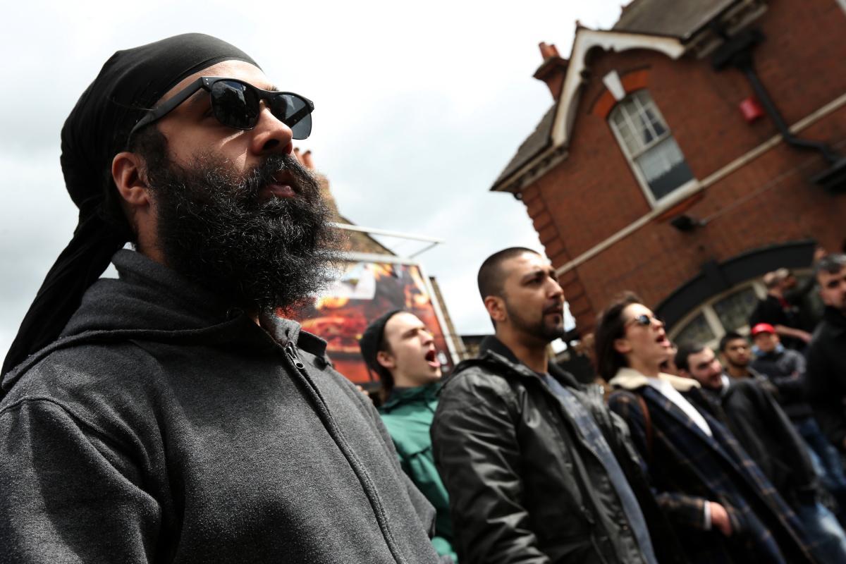 The far-right English Defence League march through Walthamstow was met by protesters along its route. East London. (9/5/2015) EL83520