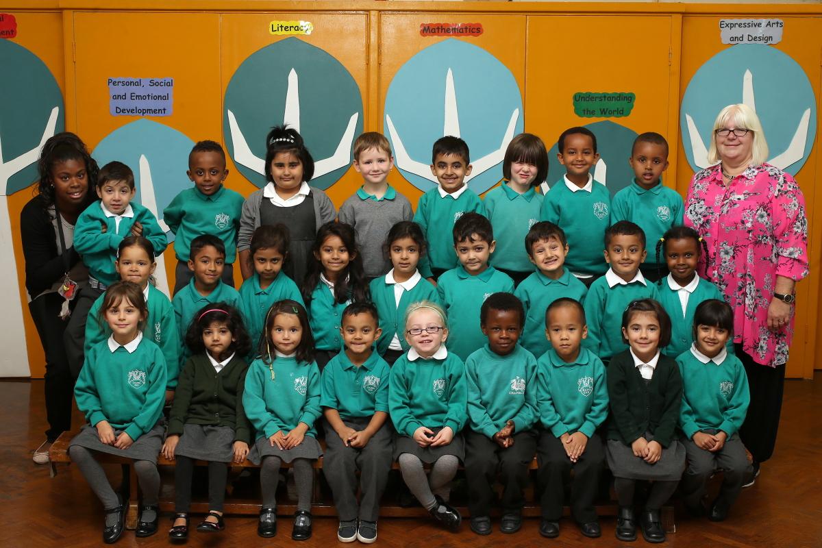 Hedgehogs Reception Class at Chaple End infants School and Early Years Centre, Walthamstow. (16/9/2015) EL85238_3