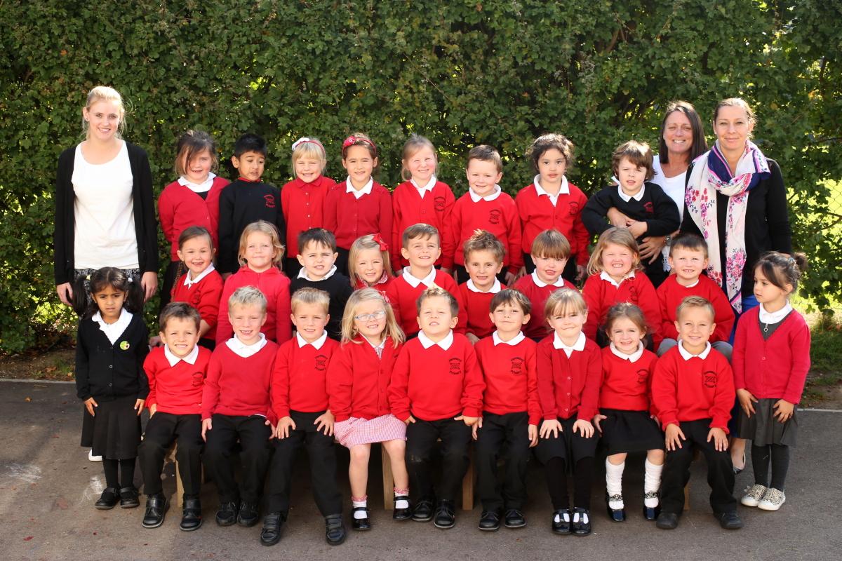 Reception Class RD at Hereward Primary School in Loughton. Essex. (4/10/2015) EL85499_2