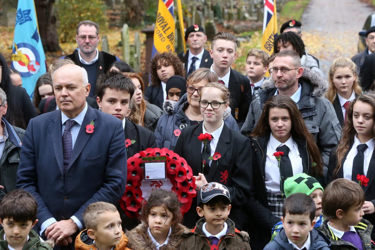British Legion Remembrance Service at Chingford Mount Cemetery, children from Chingford Foundation, Parkside, Rushcroft and Chace Community from Enfield placed flowers over 200 graves. (6/11/2015) EL86105_7