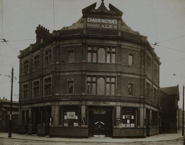 The Essex Brewery Tap was situated at 2 Markhouse Road. It was the brewery tap for Colliers brewery which was taken over by Tolly Cobbold in 1920 and eventually closed and demolished in the 1970s.