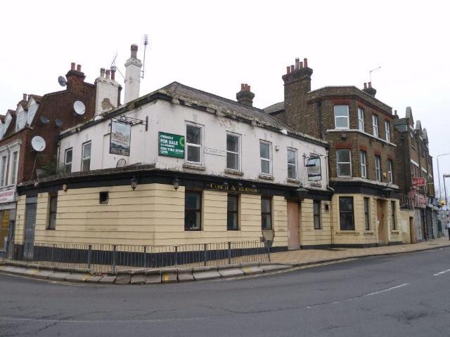  

The Coach & Horses was situated at 63 St James Street, closing in 2007.