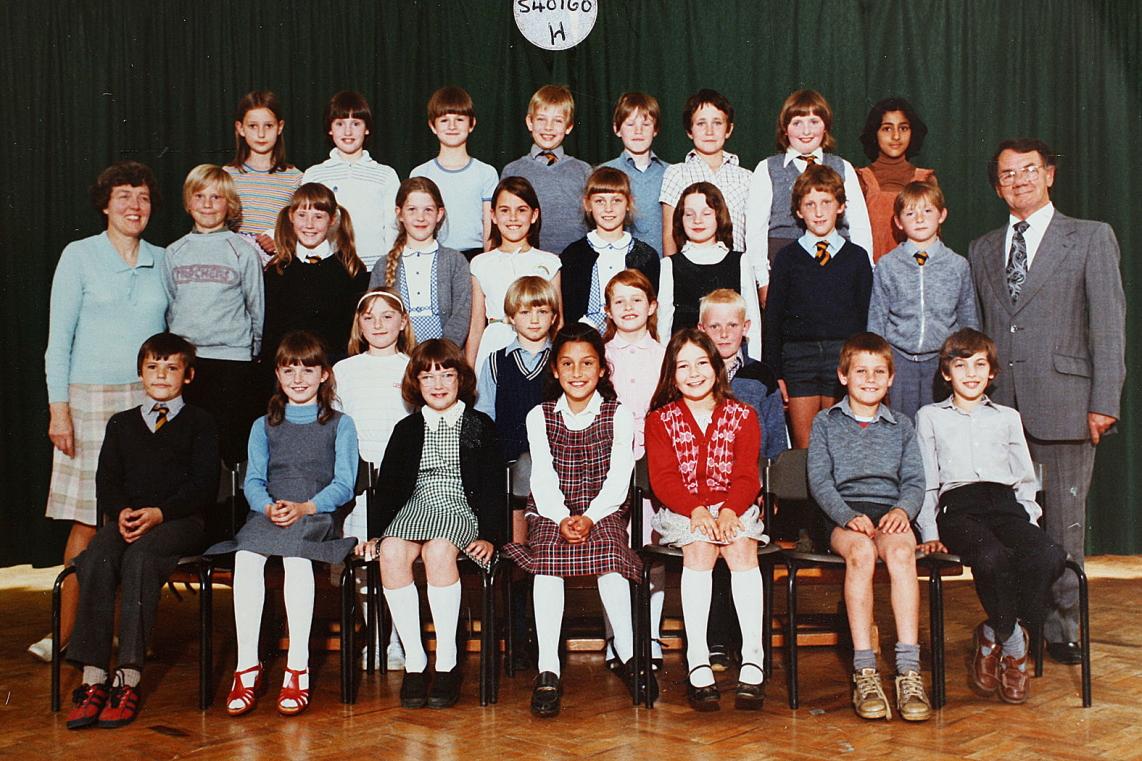 1982 class photo of children and staff at Churchfields Junior School , South Woodford. (school archive)