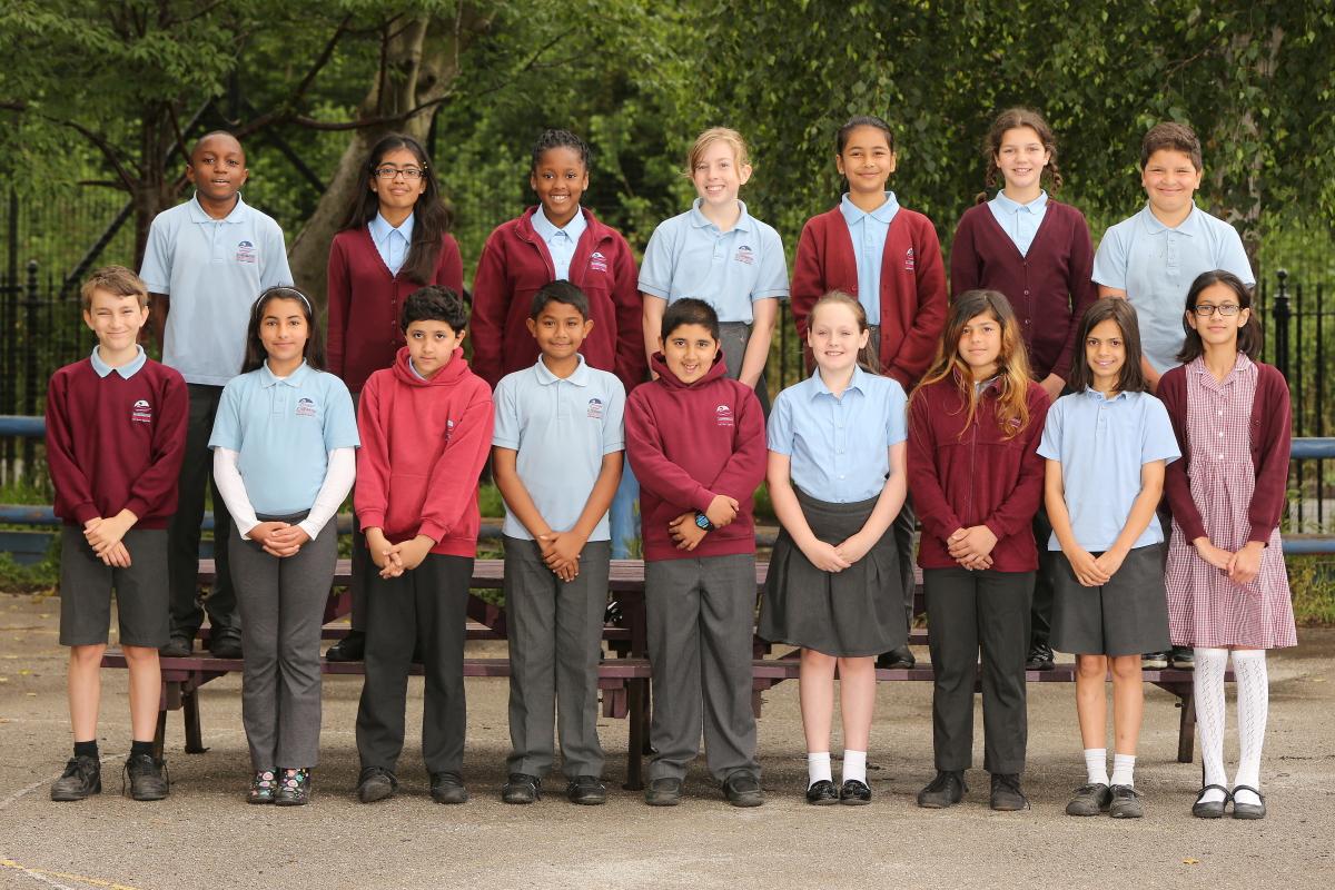 MY LAST TERM: Year Six Class 6B at Aldersbrook Primary School. (13/6/2016) EL87819_2