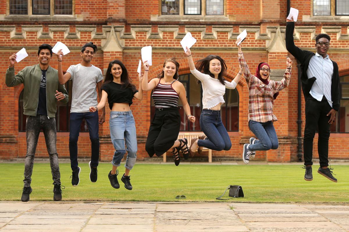 Students collect their A Level results at Bancroft's School, Woodford Green. (18/8/2016) EL89028_1