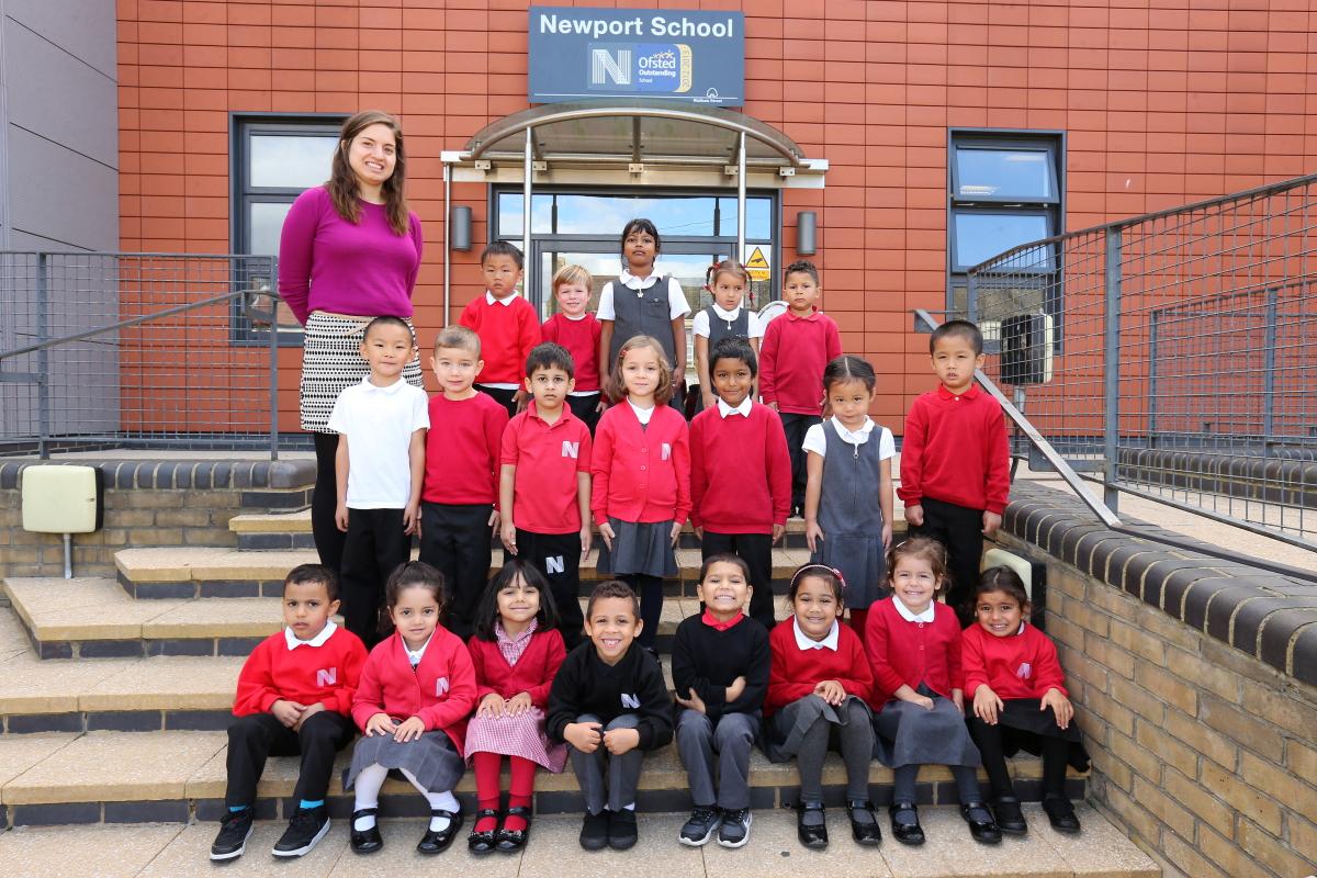 Rouge Reception Class at Newport Primary School. Leyton. (6/10/2016) EL89218_2
