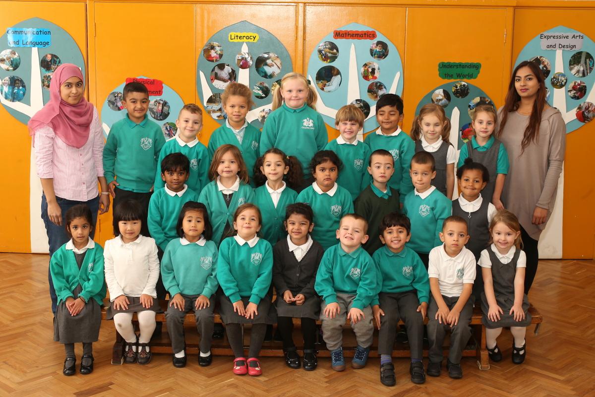 Woodpeckers Reception Class at Chapel End Infant School and Early Years Centre. Walthamstow. (10/10/2016) EL89456_2