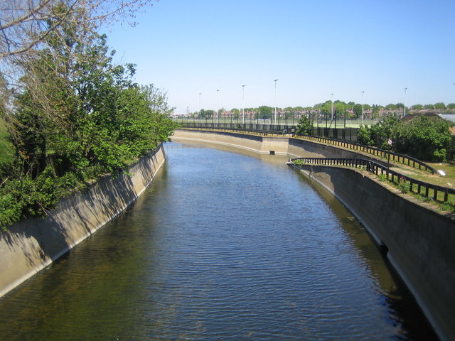 The Lee Valley Flood Relief Channel at Walthamstow. Credit: Nigel Cox CC BY-SA 2.0