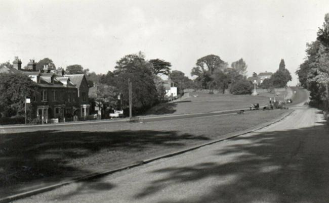 A view of the war memorial in Epping around 1930. Credit: Gary Stone