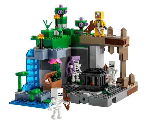 East London and West Essex Guardian Series: LEGO® Minecraft® The Skeleton Dungeon. Credit: LEGO