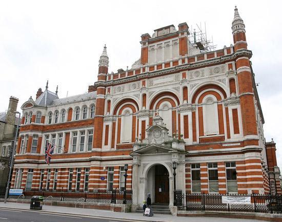 Memories of plans to convert Leyton Town Hall into a pub