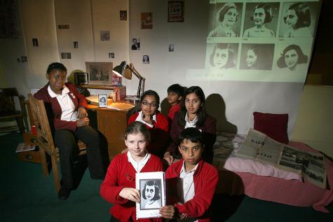 Redbridge Children Reconstruct Anne Frank S Bedroom East