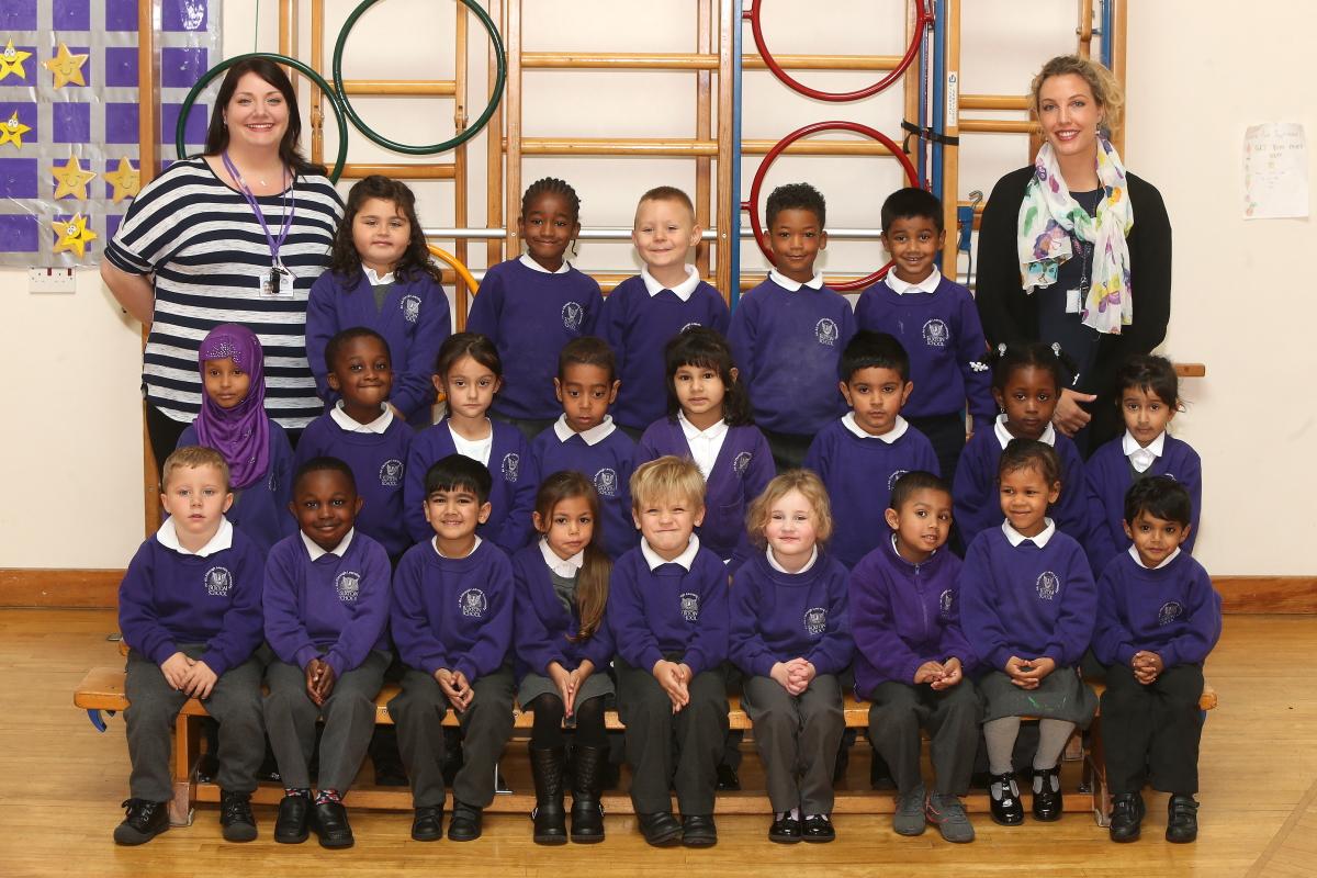 Reception Class RS at Buxton School in Leytonstone, East London. (22/9/2015) EL85300_3